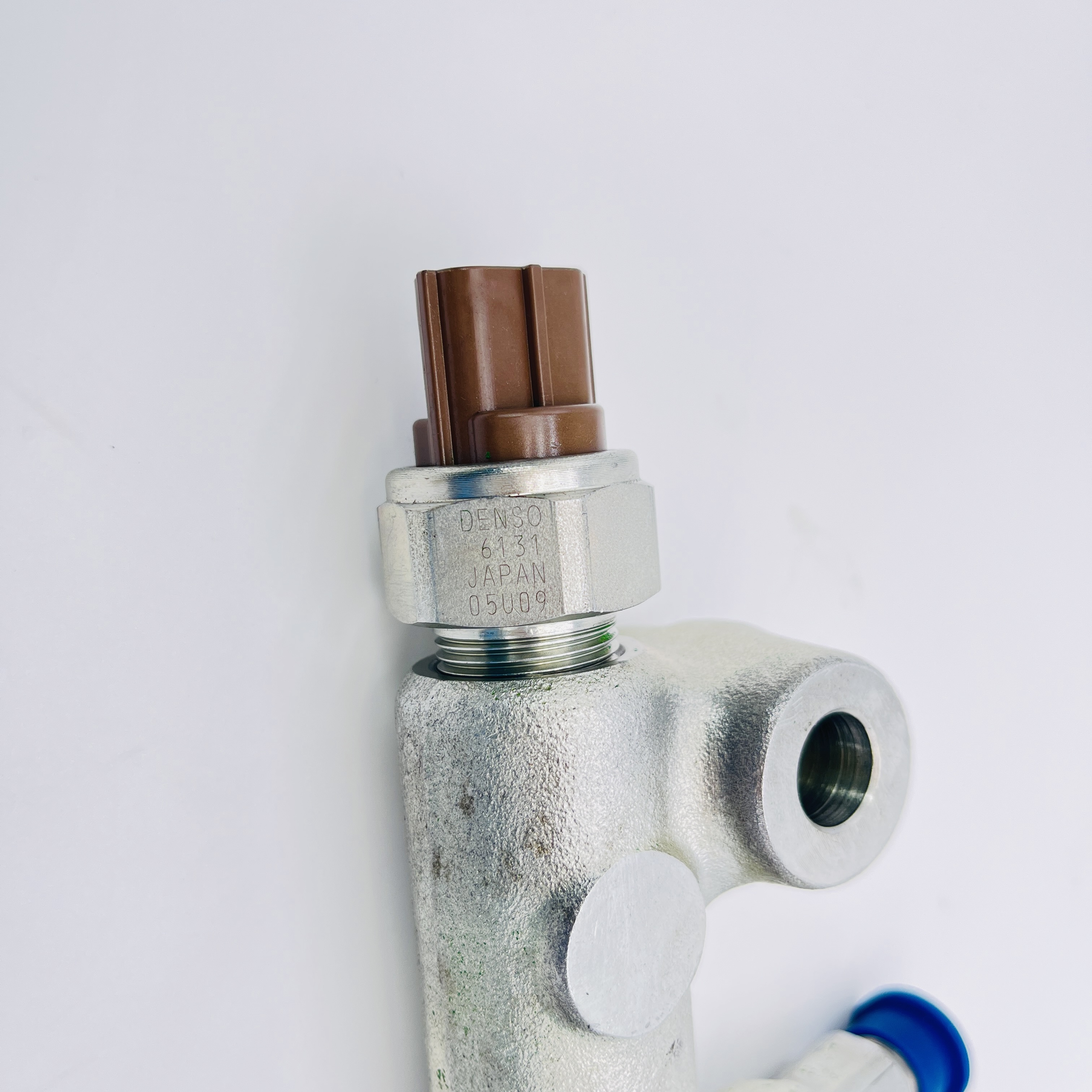 095440-0851 (8) 095440-0851 (8)