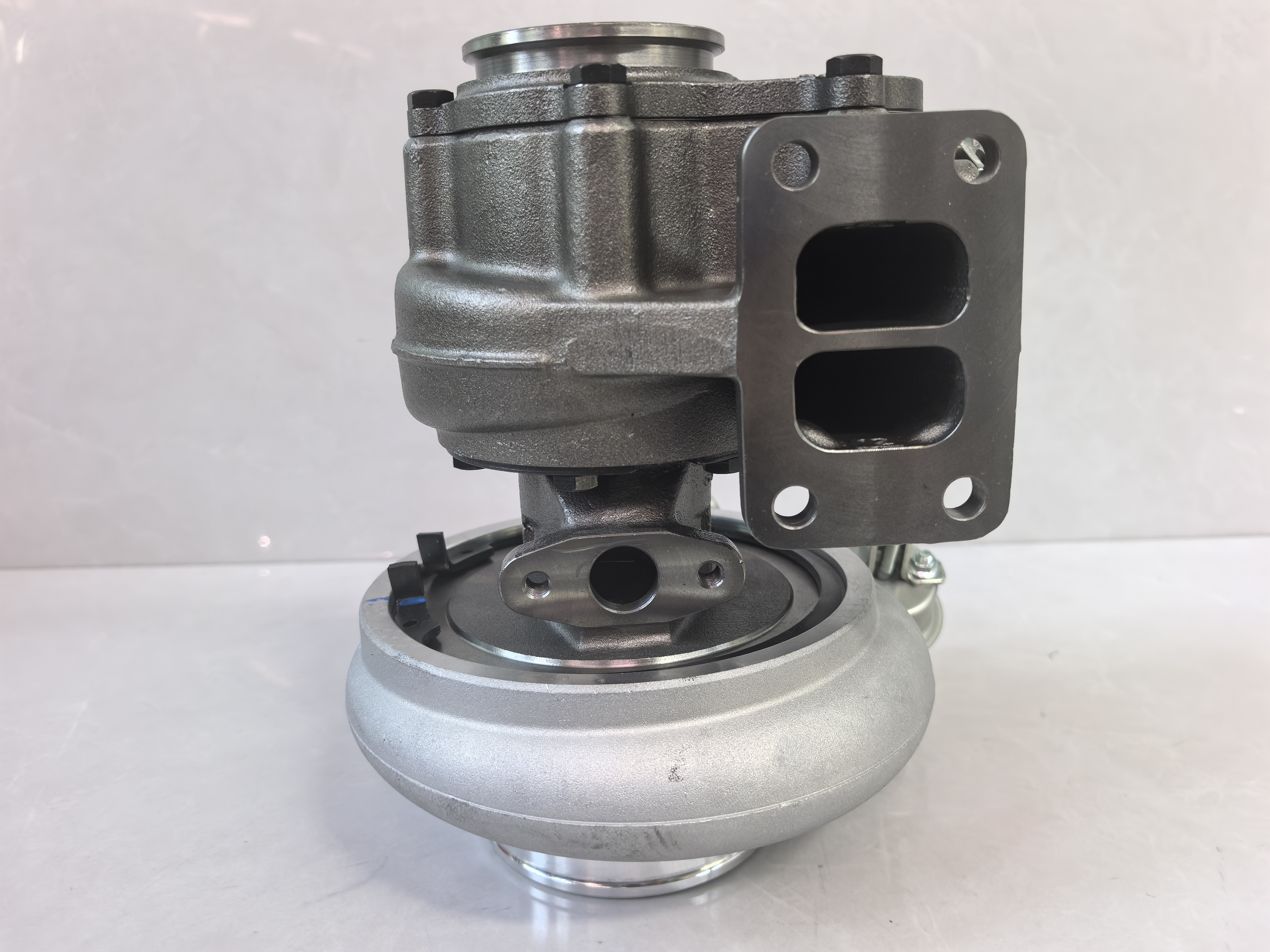 Turbochargers 4038598 4038211