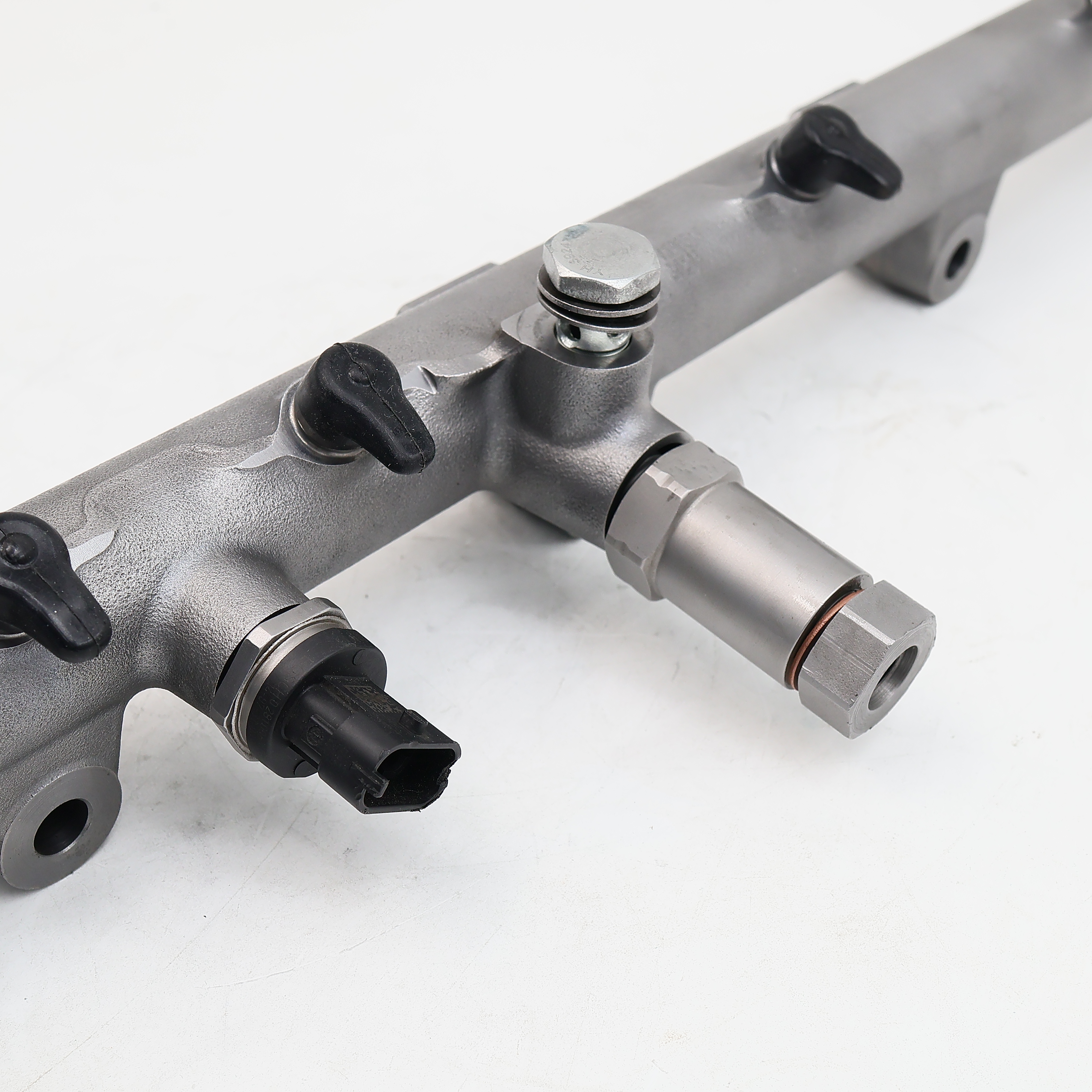 Common Rail Pipe 0445226025 3963815