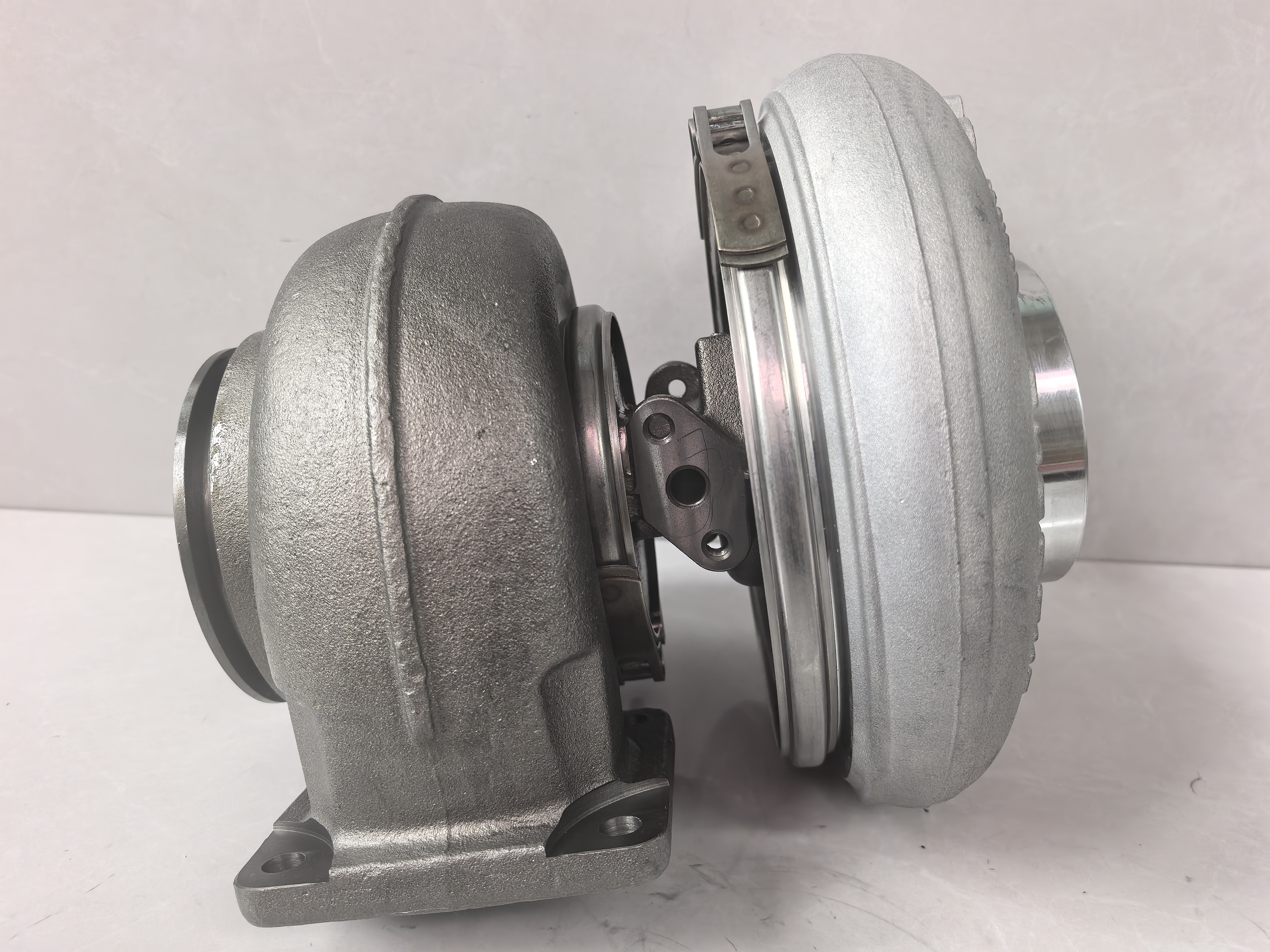 Turbochargers 4043648 504179011