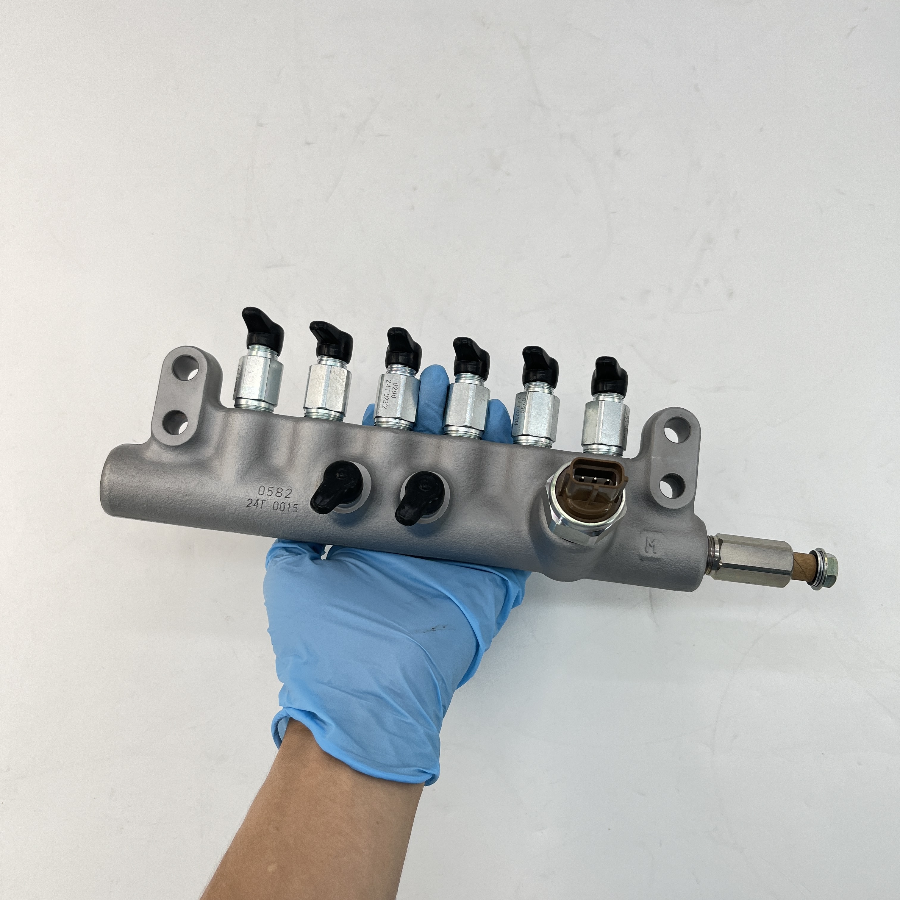 Common Rail Pipe 095440-0582 8-97603121-0